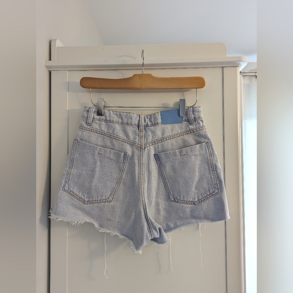 Zara High Rise Denim Shorts - Picture 3 of 3